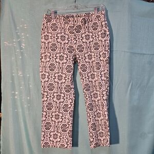 Willi Smith Capri 10 Black on White Floral Design EUC